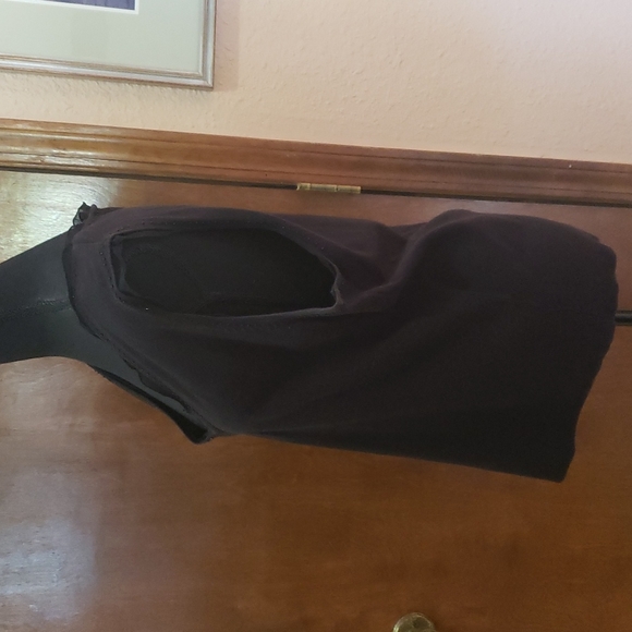 Black Apostrophe XL beautiful Sleeveless  sweater top w/ruffle accent - Picture 14 of 14